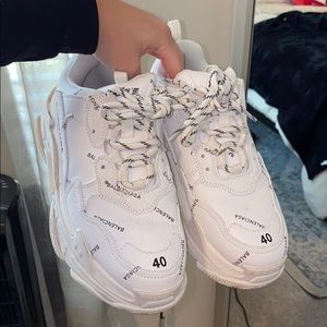 IMITATION BALENCIAGA TRIPLE S’s (NOT REAL)